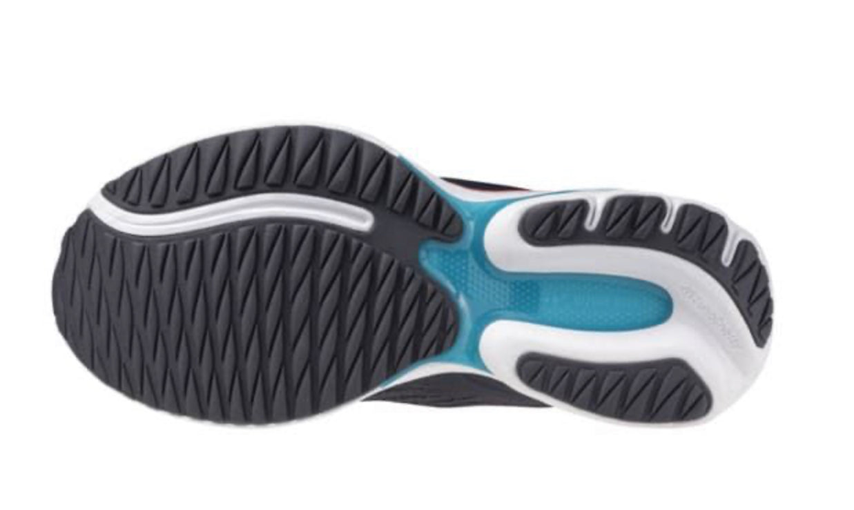 Mizuno Ultima 16