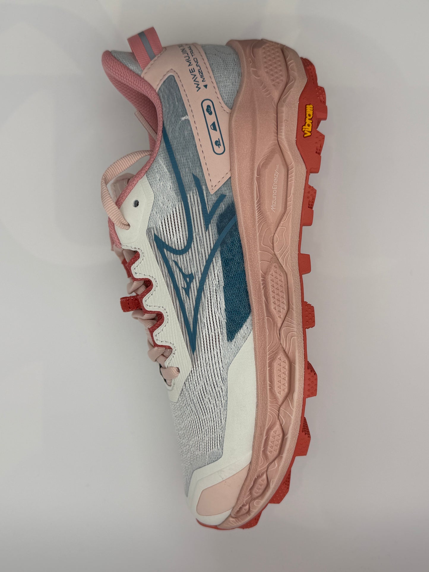 Mizuno Wave Mujin 11