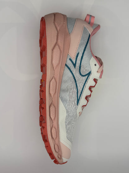 Mizuno Wave Mujin 11